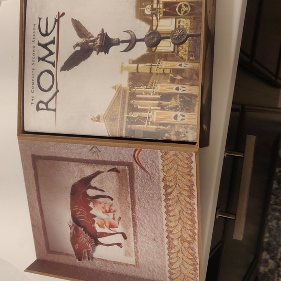 The complete second season ROME DVD Set - Picture 2 of 9